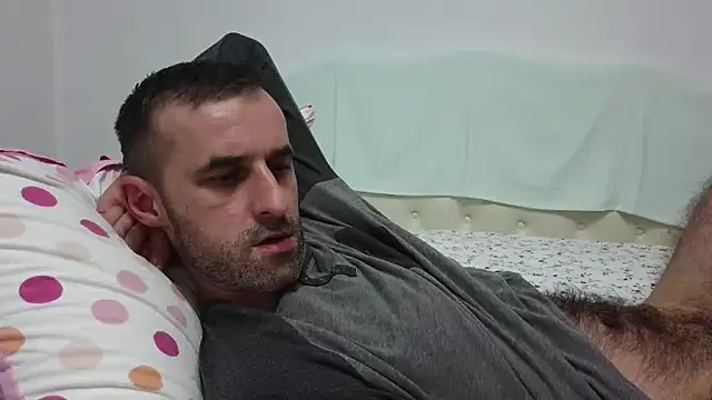 Snapshot of stevenpit chatting on 01.05.25 stevenpit online show from 01.05.25