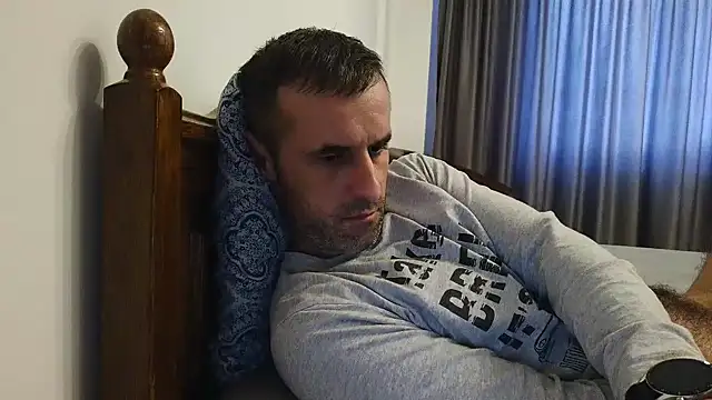 Snapshot of stevenpit chatting on 01.11.25 stevenpit online show from 01.11.25