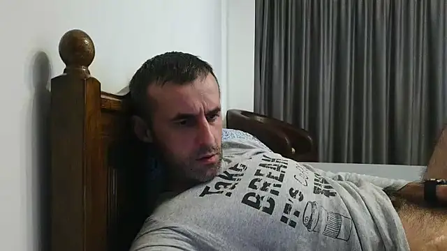 Snapshot of stevenpit chatting on 01.11.25 stevenpit online show from 01.11.25