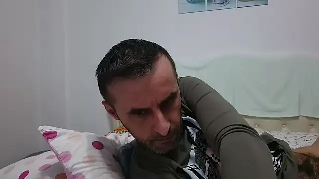 Snapshot of stevenpit chatting on 01.12.25 stevenpit online show from 01.12.25