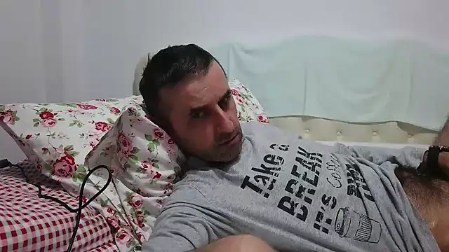 Snapshot of stevenpit chatting on 02.11.25 stevenpit online show from 02.11.25