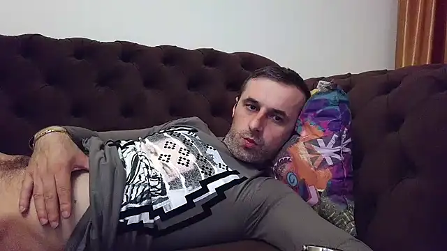 Snapshot of stevenpit chatting on 02.25.25 stevenpit online show from 02.25.25