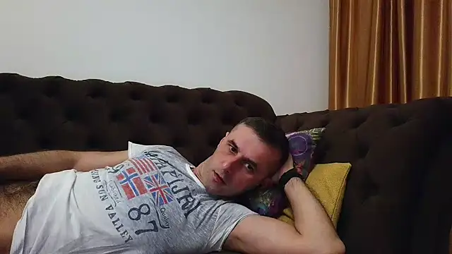 Snapshot of stevenpit chatting on 02.28.25 stevenpit online show from 02.28.25