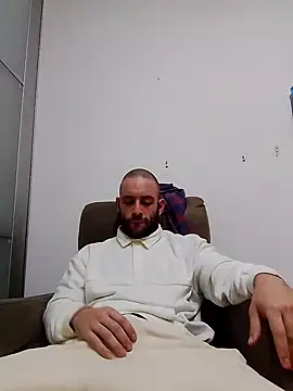 Snapshot of bearguy998 chatting on 01.25.25 bearguy998 online show from 01.25.25