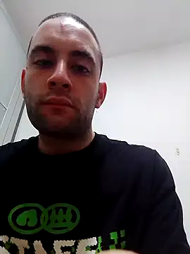 Snapshot of bearguy998 chatting on 02.08.25 bearguy998 online show from 02.08.25