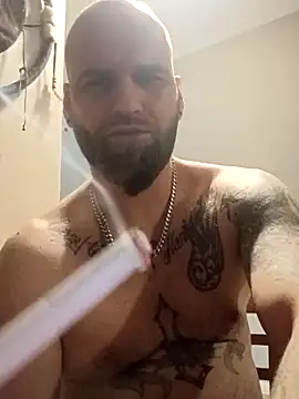 Snapshot of Dj8717 chatting on 11.12.25 Dj8717 online show from 11.12.25