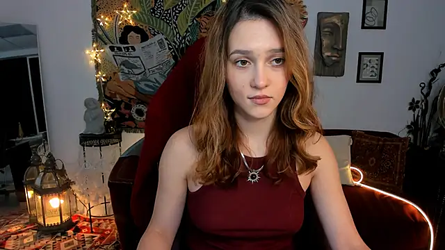 Snapshot of LolaLemona chatting on 12.07.24 LolaLemona online show from 12.07.24