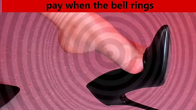 Snapshot of LolaLemona chatting on 12.22.24 LolaLemona online show from 12.22.24