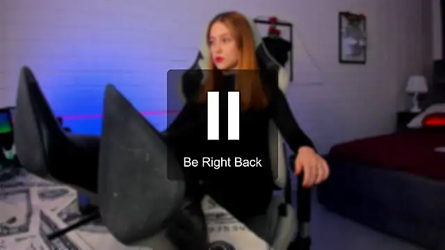 Snapshot of LolaLemona chatting on 02.24.25 LolaLemona online show from 02.24.25