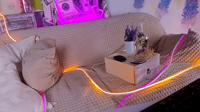 Snapshot of LolaLemona chatting on 03.09.25 LolaLemona online show from 03.09.25