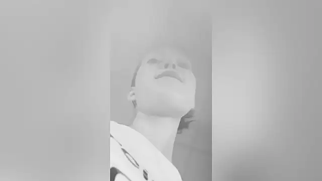 Snapshot of LolaLemona chatting on 09.15.25 LolaLemona online show from 09.15.25