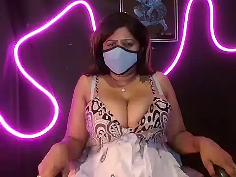 Snapshot of Addy_Xl chatting on 02.08.25 Addy Xl online show from 02.08.25