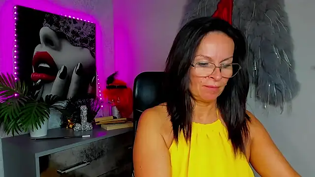 HelenLuxx online show from 07.14.26