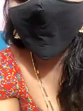 Snapshot of louise92 chatting on 12.19.24 louise92 online show from 12.19.24