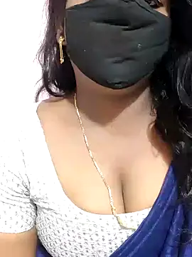 Snapshot of louise92 chatting on 02.06.25 louise92 online show from 02.06.25