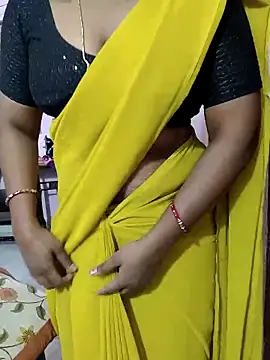 Snapshot of louise92 chatting on 02.13.25 louise92 online show from 02.13.25