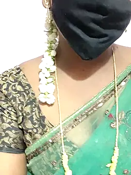 Snapshot of louise92 chatting on 02.22.25 louise92 online show from 02.22.25