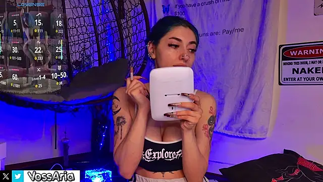 Snapshot of AriaVoss chatting on 04.28.26 AriaVoss online show from 04.28.26