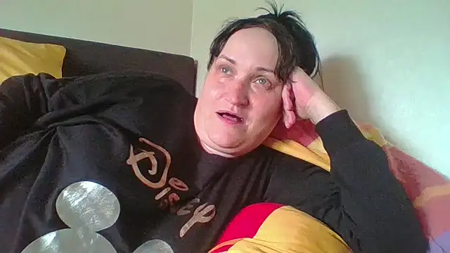  squirty cum lady  online show from 06.03.26