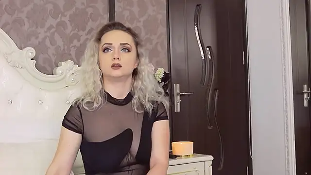 EllianaReese online show from 02.18.25