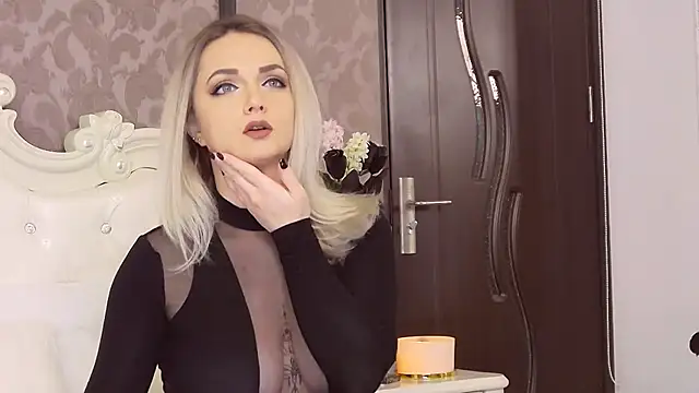 EllianaReese online show from 02.21.25