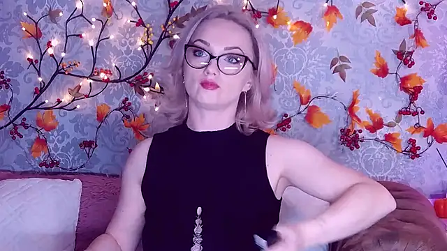 EllianaReese online show from 10.29.25