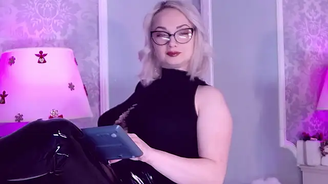 EllianaReese online show from 01.17.26