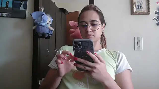 Snapshot of trianabell chatting on 05.09.26 trianabell online show from 05.09.26