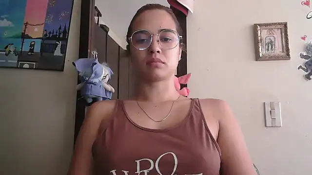 Snapshot of trianabell chatting on 05.10.26 trianabell online show from 05.10.26