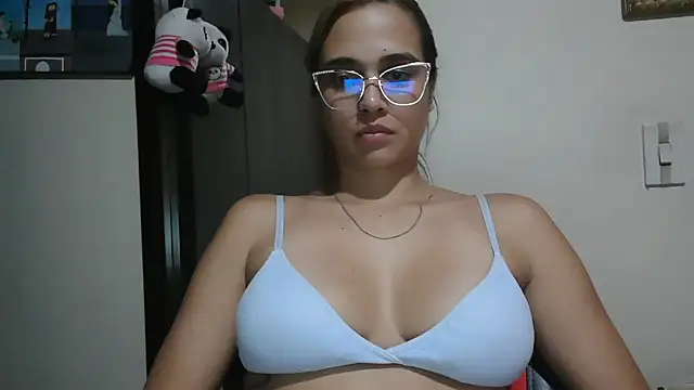 Snapshot of trianabell chatting on 07.02.26 trianabell online show from 07.02.26