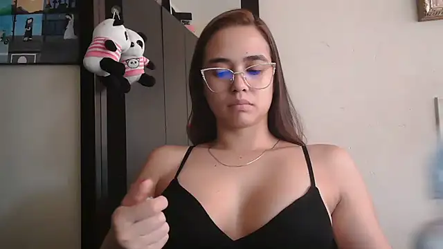 Snapshot of trianabell chatting on 07.03.26 trianabell online show from 07.03.26