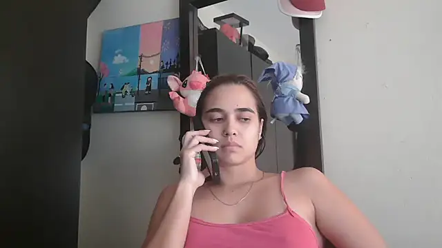 Snapshot of trianabell chatting on 07.18.26 trianabell online show from 07.18.26