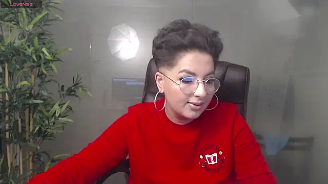 BustyAllyy online show from 01.18.25