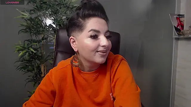 BustyAllyy online show from 02.18.25