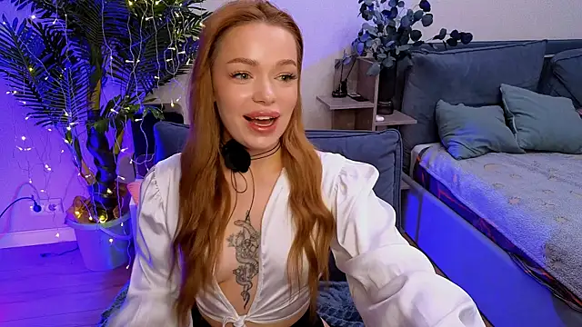 Snapshot of Lily_Yin chatting on 01.01.25 Lily Yin online show from 01.01.25