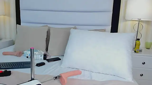 Snapshot of MiaSweeths chatting on 01.09.25 MiaSweeths online show from 01.09.25