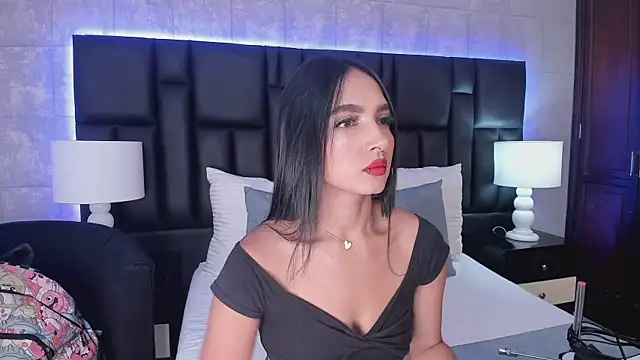 Snapshot of MiaSweeths chatting on 01.18.25 MiaSweeths online show from 01.18.25