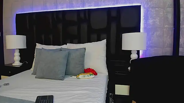 Snapshot of MiaSweeths chatting on 01.23.25 MiaSweeths online show from 01.23.25