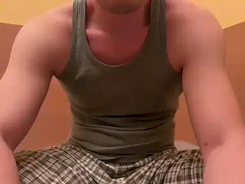 Snapshot of etat_onn chatting on 09.19.25 etat onn online show from 09.19.25