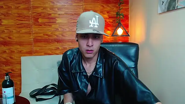 Bastiaan 28 online show from 01.05.25