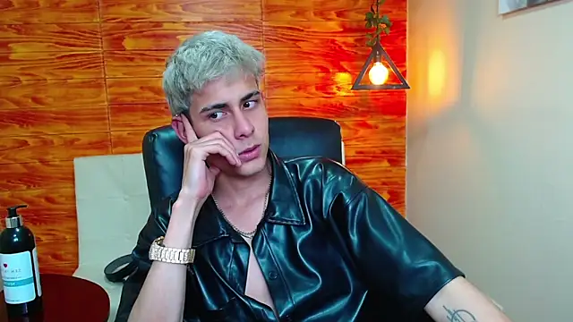 Bastiaan 28 online show from 01.05.25