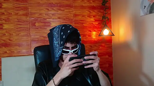 Bastiaan 28 online show from 02.17.25