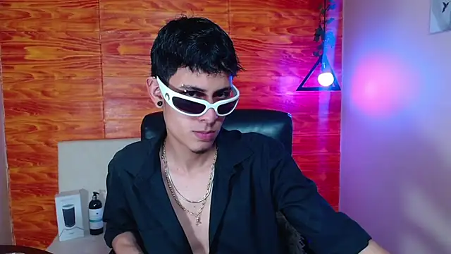 Bastiaan 28 online show from 03.20.25