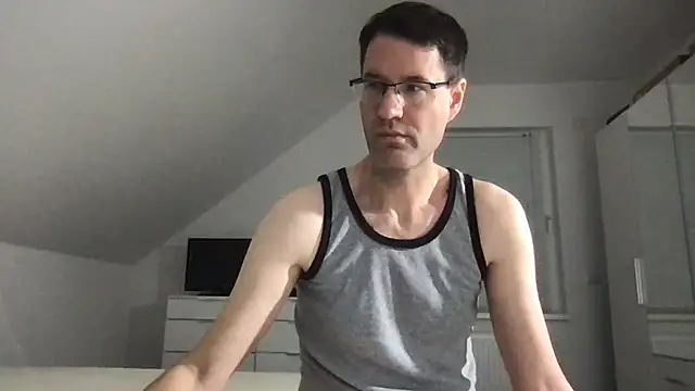 Snapshot of zxzx_cam1 chatting on 12.21.24 zxzx cam1 online show from 12.21.24