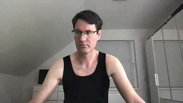 Snapshot of zxzx_cam1 chatting on 02.21.25 zxzx cam1 online show from 02.21.25