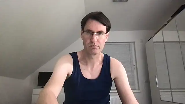 Snapshot of zxzx_cam1 chatting on 03.17.25 zxzx cam1 online show from 03.17.25