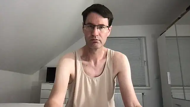 Snapshot of zxzx_cam1 chatting on 09.11.25 zxzx cam1 online show from 09.11.25