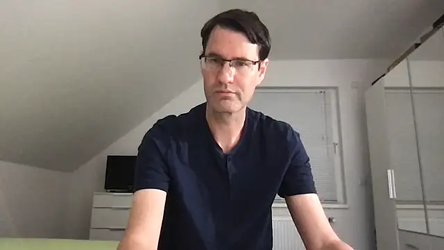 Snapshot of zxzx_cam1 chatting on 09.27.25 zxzx cam1 online show from 09.27.25