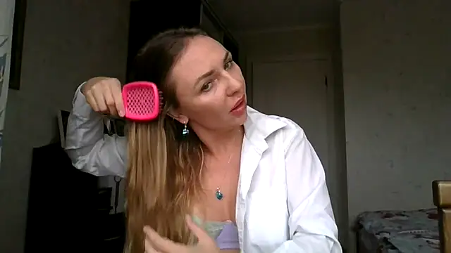 Snapshot of AngelinaLove28 chatting on 11.04.25 AngelinaLove28 online show from 11.04.25