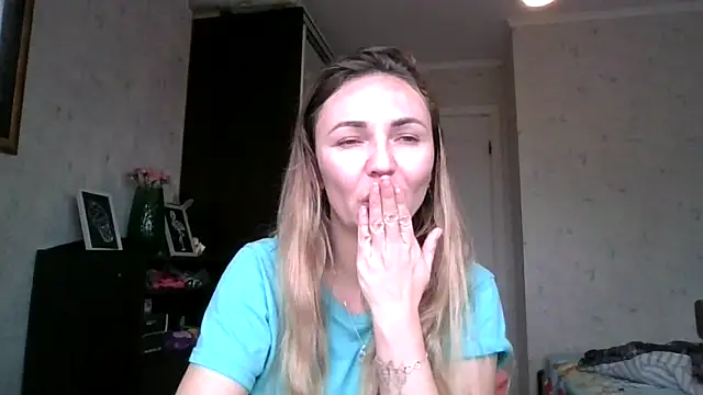 Snapshot of AngelinaLove28 chatting on 11.10.25 AngelinaLove28 online show from 11.10.25